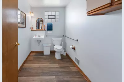 N90W16995  Appleton Ave, Menomonee Falls, WI 53051 - Photo 6