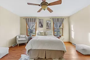 7170 S Countryside Dr, Franklin, WI 53132 - Photo 20