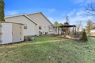 7170 S Countryside Dr, Franklin, WI 53132 - Photo 32