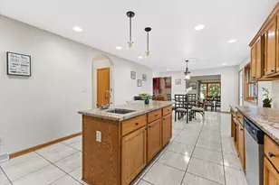 7170 S Countryside Dr, Franklin, WI 53132 - Photo 12