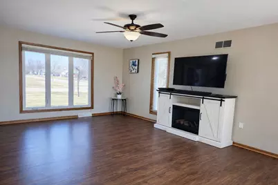 641  Small Farm Rd, Mukwonago, WI 53149 - Photo 8