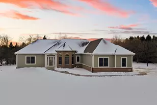 573 Kettle Ridge, Richfield, WI 53017 - Photo 1