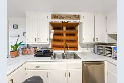 2923  Wedemeyer St, Sheboygan, WI 53081 - Photo 8