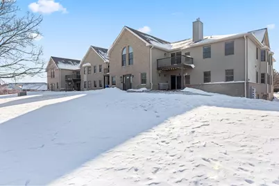 952  Oconomowoc Pkwy, Oconomowoc, WI 53066 - Photo 2