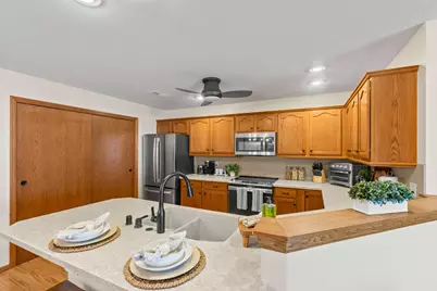 952  Oconomowoc Pkwy, Oconomowoc, WI 53066 - Photo 10