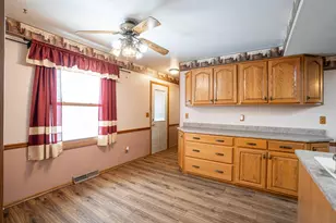 W136N8741 Esquire Rd, Menomonee Falls, WI 53051 - Photo 12