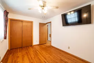 W136N8741 Esquire Rd, Menomonee Falls, WI 53051 - Photo 18