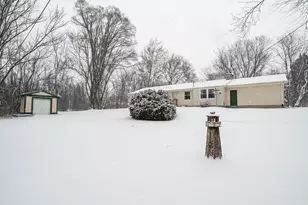 W136N8741 Esquire Rd, Menomonee Falls, WI 53051 - Photo 4