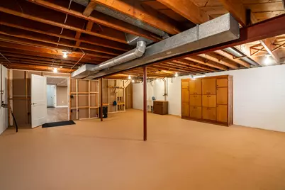 W136N8741  Esquire Rd, Menomonee Falls, WI 53051 - Photo 36