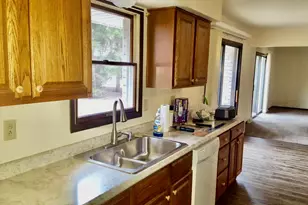 716 St Johns Dr, Delafield, WI 53018 - Photo 14