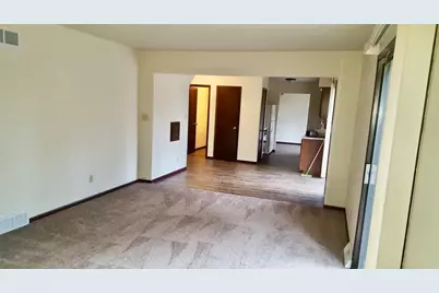 716  St. Johns Dr #718, Delafield, WI 53018 - Photo 6