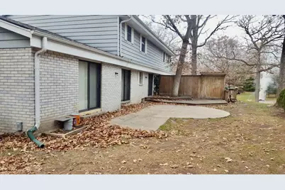 716  St. Johns Dr #718, Delafield, WI 53018 - Photo 4