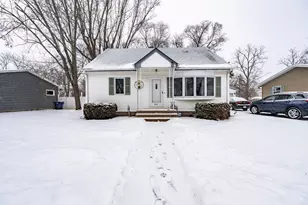 811 Pierce St, Onalaska, WI 54650 - Photo 1