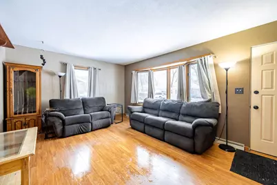 811  Pierce St, Onalaska, WI 54650 - Photo 2