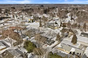 305 Sunny Ln, Thiensville, WI 53092 - Photo 42