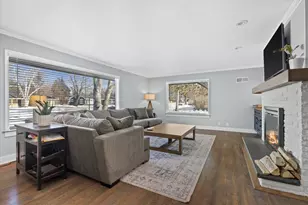 305 Sunny Ln, Thiensville, WI 53092 - Photo 8