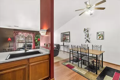 W240N2524 E Parkway Meadow Cir #5, Pewaukee, WI 53072 - Photo 8