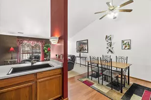 W240N2524 E Parkway Meadow Cir, Pewaukee, WI 53072 - Photo 8