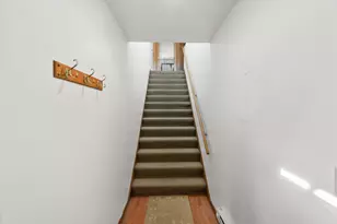 W240N2524 E Parkway Meadow Cir, Pewaukee, WI 53072 - Photo 16