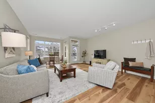 1925 N Water St, Milwaukee, WI 53202 - Photo 8