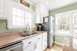 4864 N Hollywood Ave, Whitefish Bay, WI 53217 - Photo 12