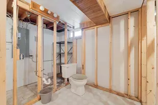 W169N8673 Sheridan Dr, Menomonee Falls, WI 53051 - Photo 16