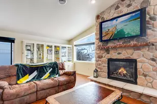 1735 S Oneida St, Green Bay, WI 54304 - Photo 6