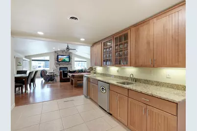 1735 S Oneida St, Green Bay, WI 54304 - Photo 12