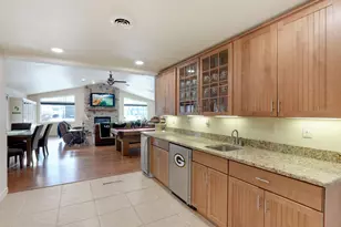 1735 S Oneida St, Green Bay, WI 54304 - Photo 12