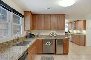 1735 S Oneida St, Green Bay, WI 54304 - Photo 14