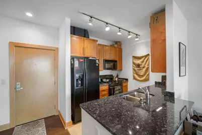 1550 E Royall Pl #511, Milwaukee, WI 53202 - Photo 4