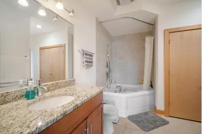 1550 E Royall Pl #511, Milwaukee, WI 53202 - Photo 10