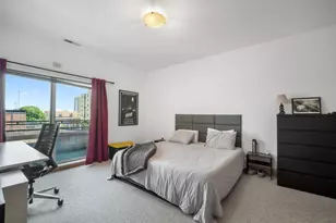 1550 E Royall Pl, Milwaukee, WI 53202 - Photo 8