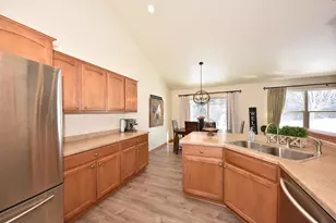 431 Thurow Dr, Oconomowoc, WI 53066 - Photo 18