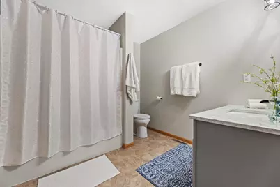 6322  Newcastle Ln, Racine, WI 53402 - Photo 20