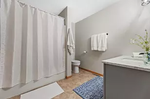 6322 Newcastle Ln, Racine, WI 53402 - Photo 20