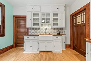 2410 E Stratford Ct, Shorewood, WI 53211 - Photo 20