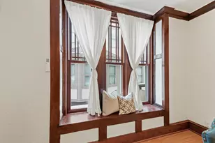 2410 E Stratford Ct, Shorewood, WI 53211 - Photo 10