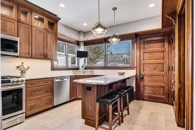 141  13th St, La Crosse, WI 54601 - Photo 10