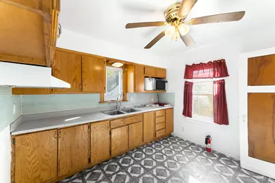 5876 N 42nd St, Milwaukee, WI 53209 - Photo 8