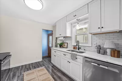 338 E Norwich St, Milwaukee, WI 53207 - Photo 12