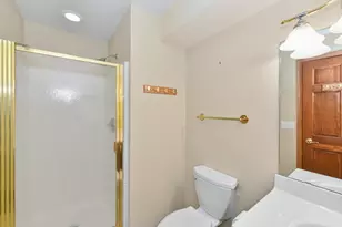 215 Endfield Cir, Waukesha, WI 53186 - Photo 24