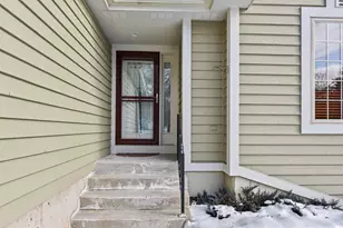 215 Endfield Cir, Waukesha, WI 53186 - Photo 2