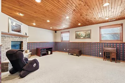 2861  Montclair Pl, Oshkosh, WI 54904 - Photo 24