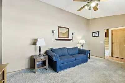 2861  Montclair Pl, Oshkosh, WI 54904 - Photo 6