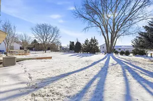 2861 Montclair Pl, Oshkosh, WI 54904 - Photo 26