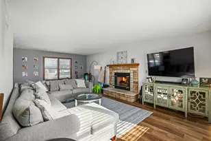 8608 Camelot Trce, Sturtevant, WI 53177 - Photo 4