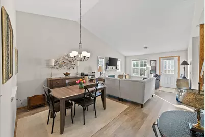 W68N915  Washington Ave, Cedarburg, WI 53012 - Photo 2