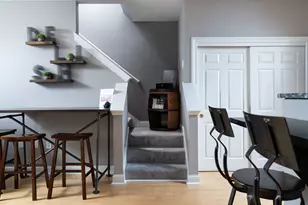 1550 N Warren Ave, Milwaukee, WI 53202 - Photo 14