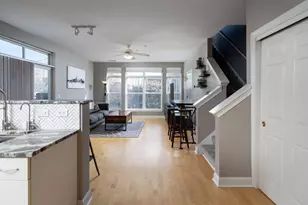 1550 N Warren Ave, Milwaukee, WI 53202 - Photo 2